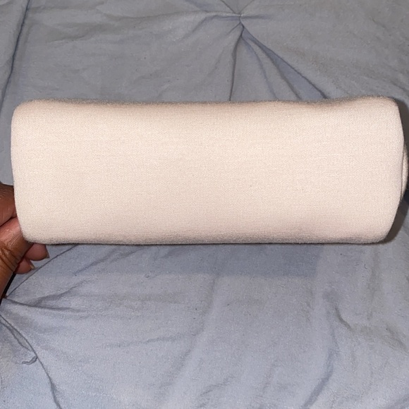 NWOT Cream Dior Cosmetic Pouch W/ Box Size 6x4x2 - Picture 7 of 9